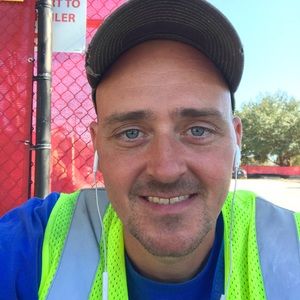 Meet your Posher, Dennis